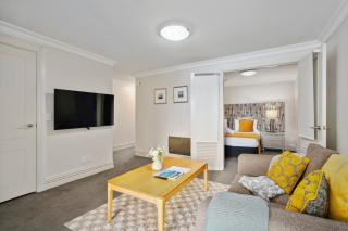 Modern Spacious Town Center Unit with Lake View - 7