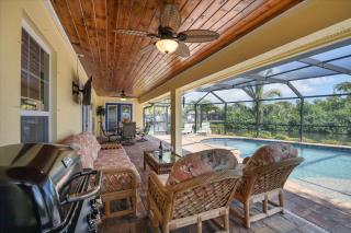 South Gulf Cove 3 Bedroom Canal Pool Home - 9