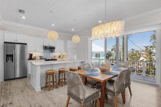 211 Blue Palm- Spacious 5-Bedroom Pool Home, Steps from Beach! home - 8