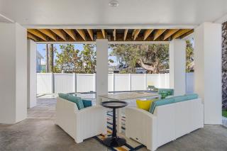 211 Blue Palm- Spacious 5-Bedroom Pool Home, Steps from Beach! home - 7