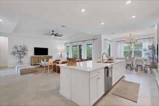 South Gulf Cove 3 Bedroom Private Home with Hot Tub - Port Charlotte - 0