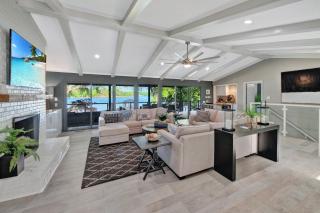 Southern Sunrise Covered Dock & Optional Boat Rental - Mooresville - 2