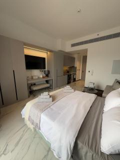 Cozy Dubai Studio I Prime Spot - 8
