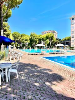 Trilo Stefano in residence con piscina, vicino al mare - 0