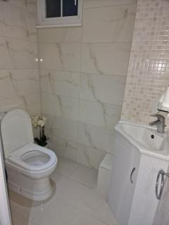NightRest Homes Hemel Hempstead Smart TV In Each Room - Parking - Hemel Hempstead - 6