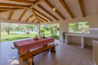 Apartment Susnjici 1 with Pool, Children Playground and Balcony - 2