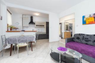 Apartment Susnjici 1 with Pool, Children Playground and Balcony - Baderna - 6