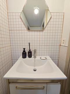 4bed,ChillingStay jongro DDM, DDP,Dongmyo Station, 2min, Convenient transportation to Sinseol-dong Station - Seul - 9