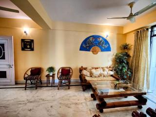 Cozy Guwahati Apartment with City Mountain Views - Guwahati - 9