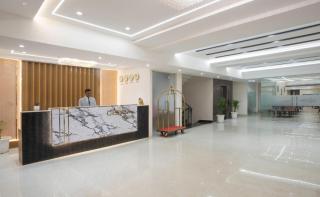 Clarks Inn Suites Agra Near Tajmahal - Agra - 5