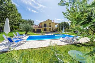 Susnjic studio with Pool, Children Playground and Terrace - Baderna - 9