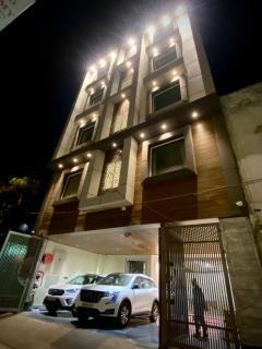 Hotel Glorious Grand - Varanasi - 7