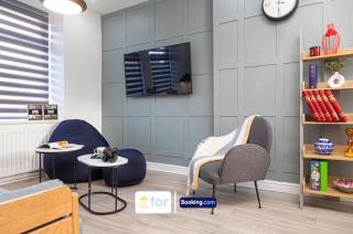 Explore Welsh Wonders, 3 Bedroom House By The One Retreats Short Lets & Serviced Accommodation Treharris - 9