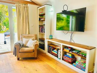 Spacious home near the Marinas with ample parking - Lymington - 5
