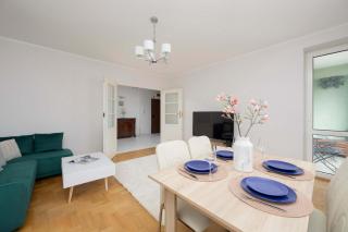 Spacious 4-Bedroom Apartment by Noclegi Renters - Warsaw - 7