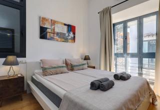 011 Bright and Spacious Villa, Private Heated Pool - 6