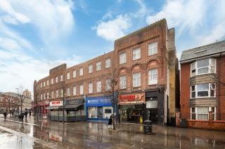 Stylish 2 Bed Apartment in Heart of Stockwell, Free WiFi 12 mins to Oxford Circus & Kings Cross - Londra - 6