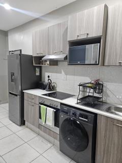 Modern spacious 1BR apartment at The Bolton Rosebank - 5