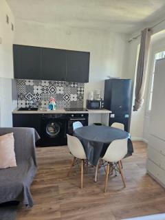 Magnifique Grand 30m2 refait à neuf en 2025 lumineux 4 couchages hyper centre Corte 13 cours paoli wifi tv lave linge - Corte - 3
