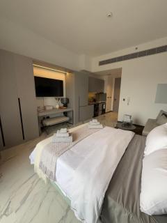 Cozy Dubai Studio I Prime Spot - 4