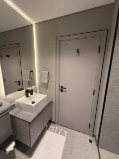 Cozy Dubai Studio I Prime Spot - 2