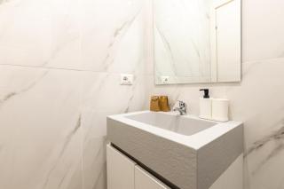 Edoardo' s House - Milan City - by Host4U - Milan - 1