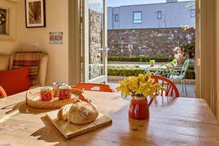 Charming townhouse with sunny garden - Donaghadee - 4