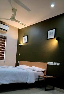 kuzhiyar grande suite - Cochin - 7