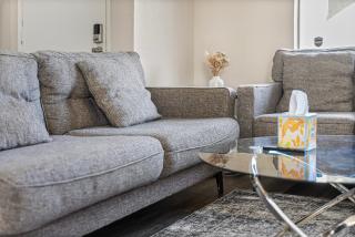 Peaceful and Quiet 4 Br house with Garage - 6