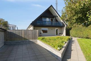 Scenic Fjord Villa - 4