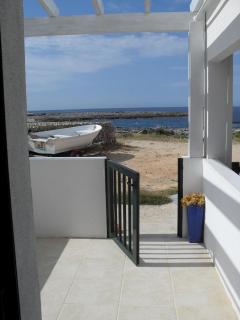 Charming fisherman's house in front of the sea - 0