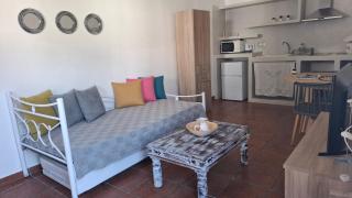 OFIOYSA KaGa kythnosuites - 5