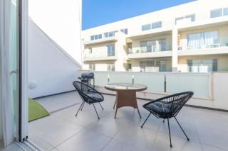 Modern Penthouse w Side Sea View - St Paul's Bay - 7