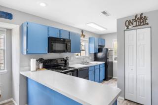 The Cove No Wake Zone 21-2 By SDC, Big Deck, Pool, Hot Tub, By Lake - Branson - 4