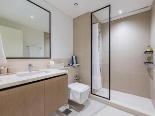 the 'Paris' Condo - Stylish 2Bd with Burj View - 1