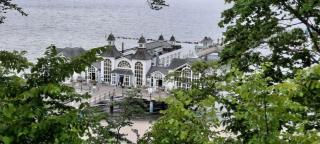 2-Zimmer-Ferienwohnung-in-Sellin-auf-Ruegen-direkt-an-der-Seeparkpromenade - Ostseebad Sellin - 1