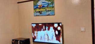 Grace and Frankie - Nairobi - 8