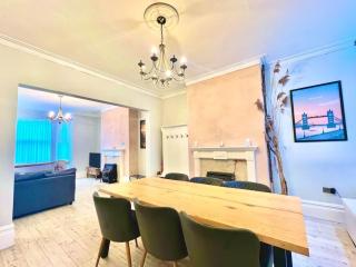 Coop Arena, Etihad & City Center! Spacious! Luxurious Entire Home, Sleep 4 - Manchester - 6