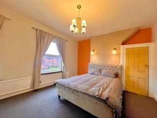 Coop Arena, Etihad & City Center! Spacious! Luxurious Entire Home, Sleep 4 - Manchester - 0