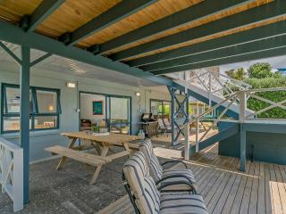 Captains Bach at Cooks - Downstairs Holiday Unit - Cooks Beach - 8