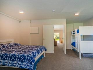 Captains Bach at Cooks - Downstairs Holiday Unit - Cooks Beach - 6
