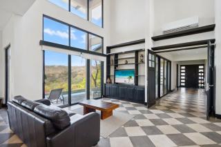 Nostalgic Retro Home on Luxurious Lot with a Private Infinity Pool and Ocean Views - 2