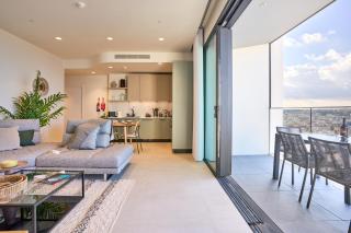Enchanting One-Bedroom Apartment on 25th Floor - 7