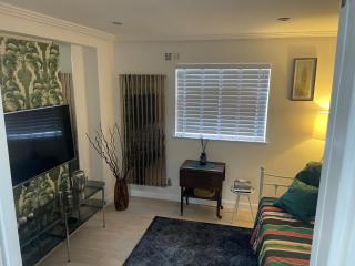 Park Keeper's Cottage - Stone Grove - 9