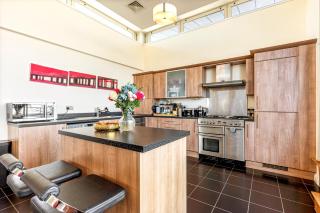 City centre Luxury penthouse with balcony, terrace & free parking - Leicester - 3