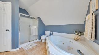 Lakefront 3BR with Dock, Fire Pit, Lawn Games, and Game Room - Moneta - 6