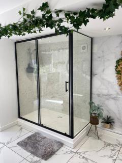 Private Hot Tub Studio with Garden Near Coast & Woodland - 5