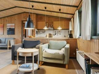 Charming Wooden Summer House In Trend - Løgsted - 1
