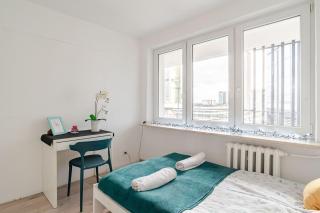 Varsovian Chic - Stylish 2BR in City Center with Balcony & Views - Warsaw - 1