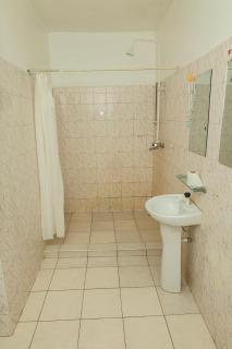 Fully furnished 2 bedroom villa in Nyali with swimming pool all en-suite 3 minutes walking distance to the beach behind city mall - Mombasa - 3
